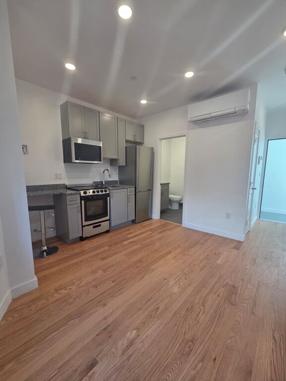 Property Photo: 165 Hawthorne Broadway 203 MA 02150