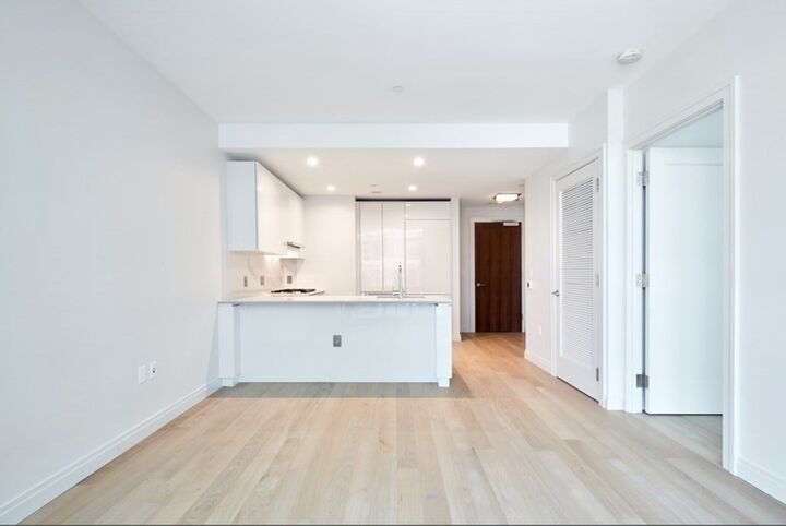 Property Photo:  133 Seaport Blvd 1501  MA 02210 