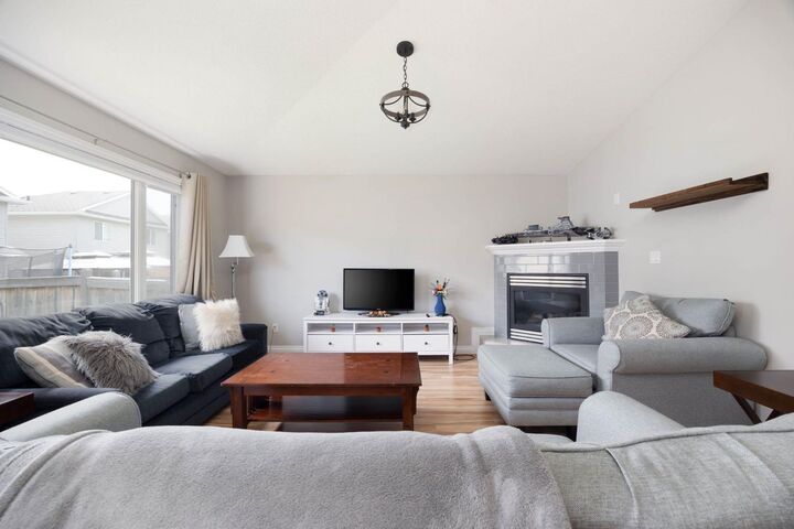 Property Photo: 177 Swanson Crescent AB T9K 2V9