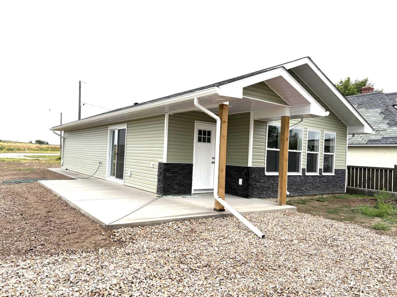 Property Photo:  418 Main Street N  AB T0J 2P2 