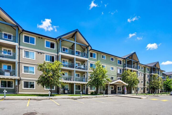Property Photo:  181 Skyview Ranch Manor NE 1312  AB T3N 0V2 