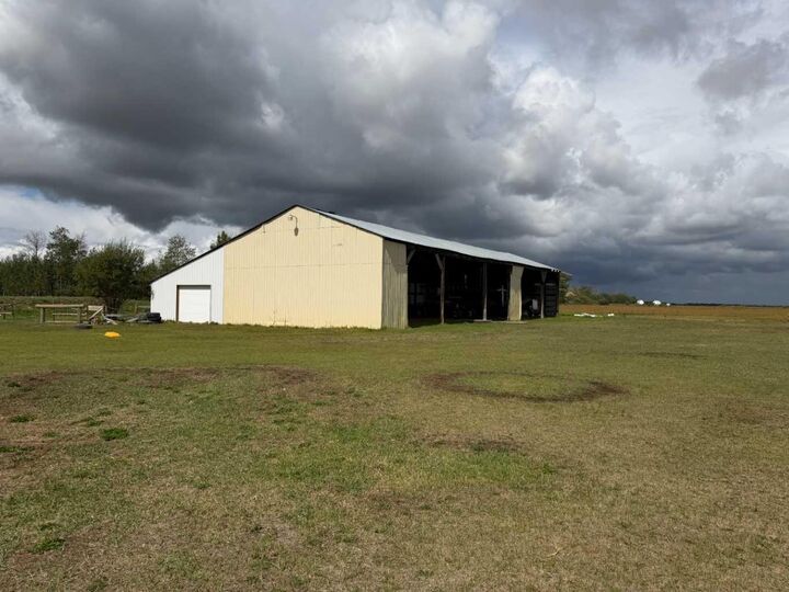 Property Photo: 7276 Township Road 782 AB T0H 3G0