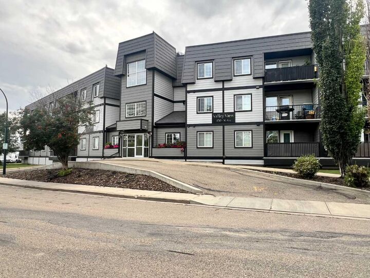 3730 50 Avenue 303 — photo 1