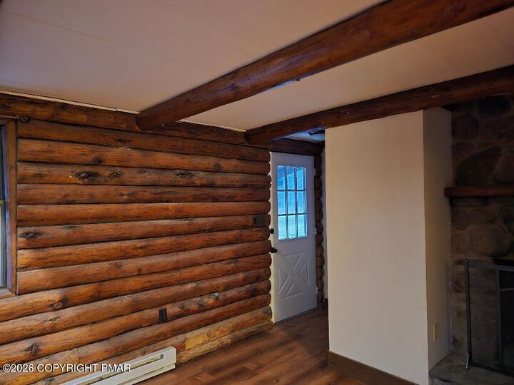 Property Photo:  