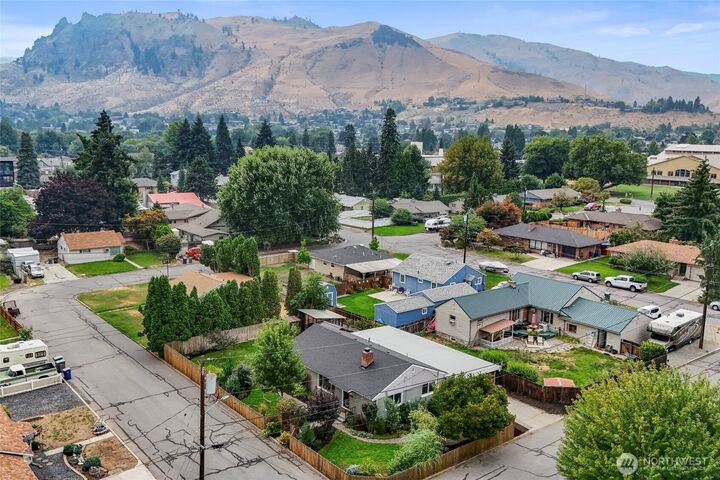 Property Photo: 15 Martin Place WA 98801