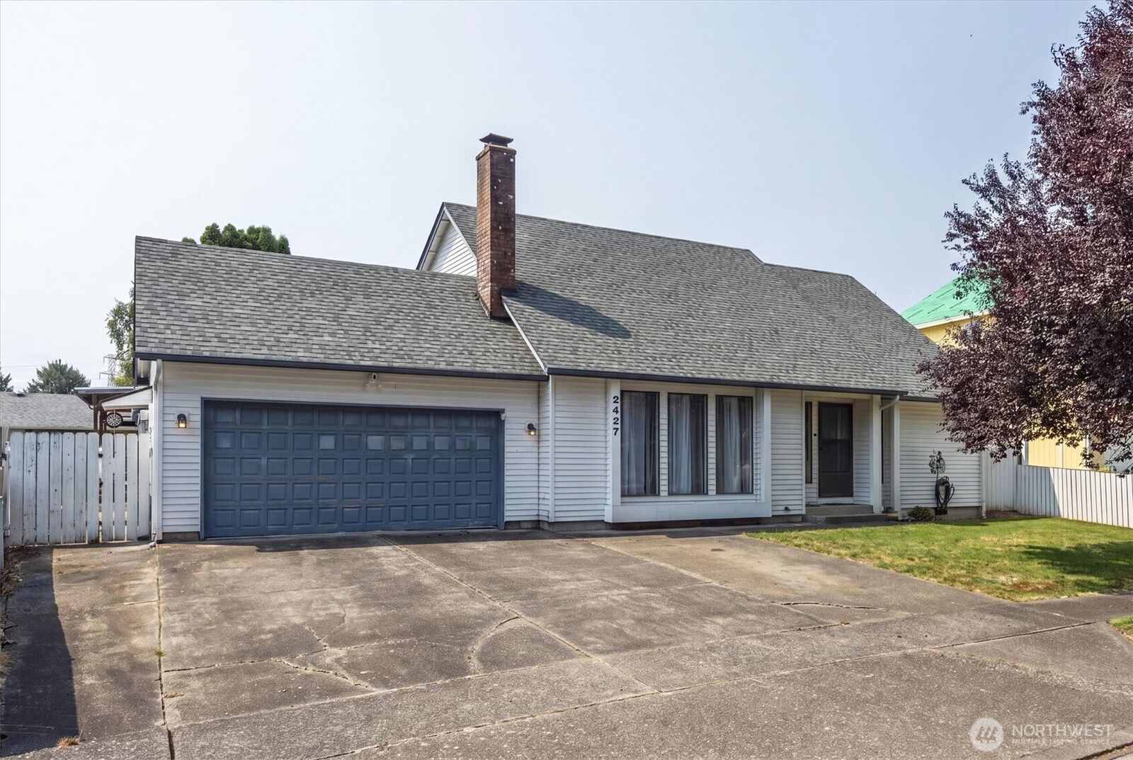 Property Photo: 2427 Hickory Avenue WA 98632