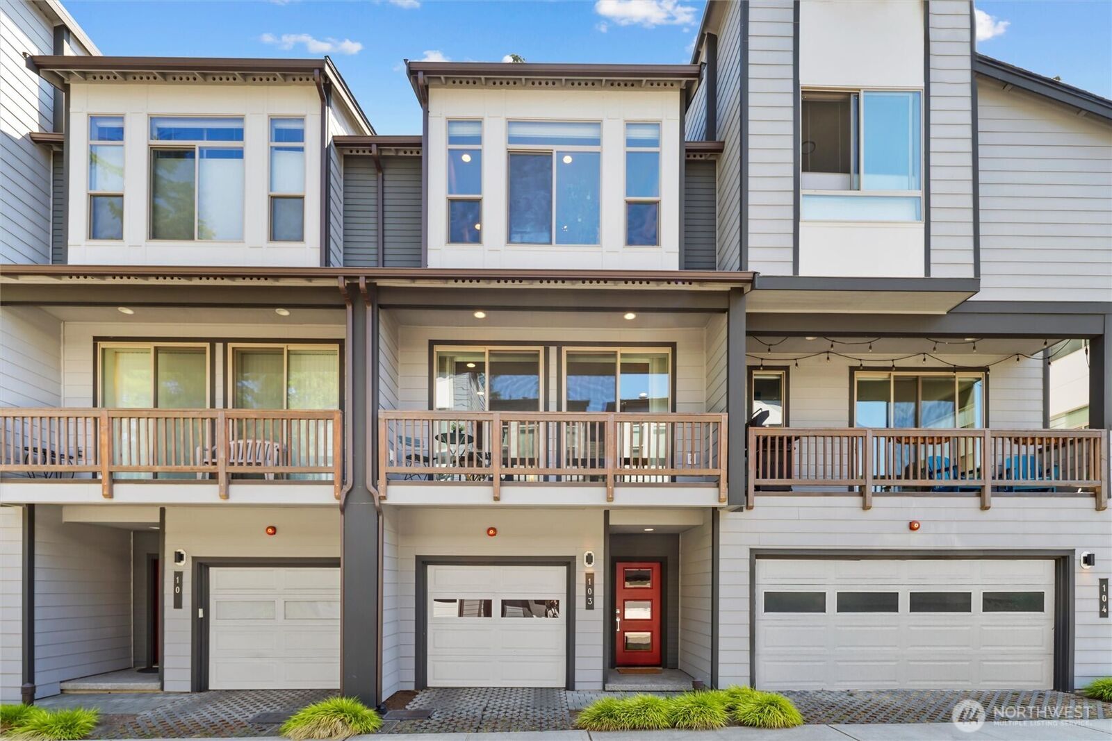 Property Photo:  6861 NE 170th Street 103  WA 98028 