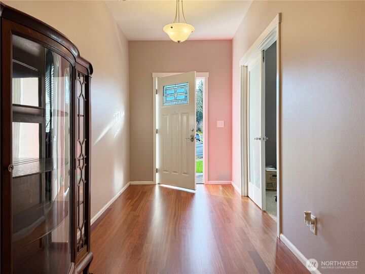 Property Photo:  4541 E Broadway Street  WA 98274 