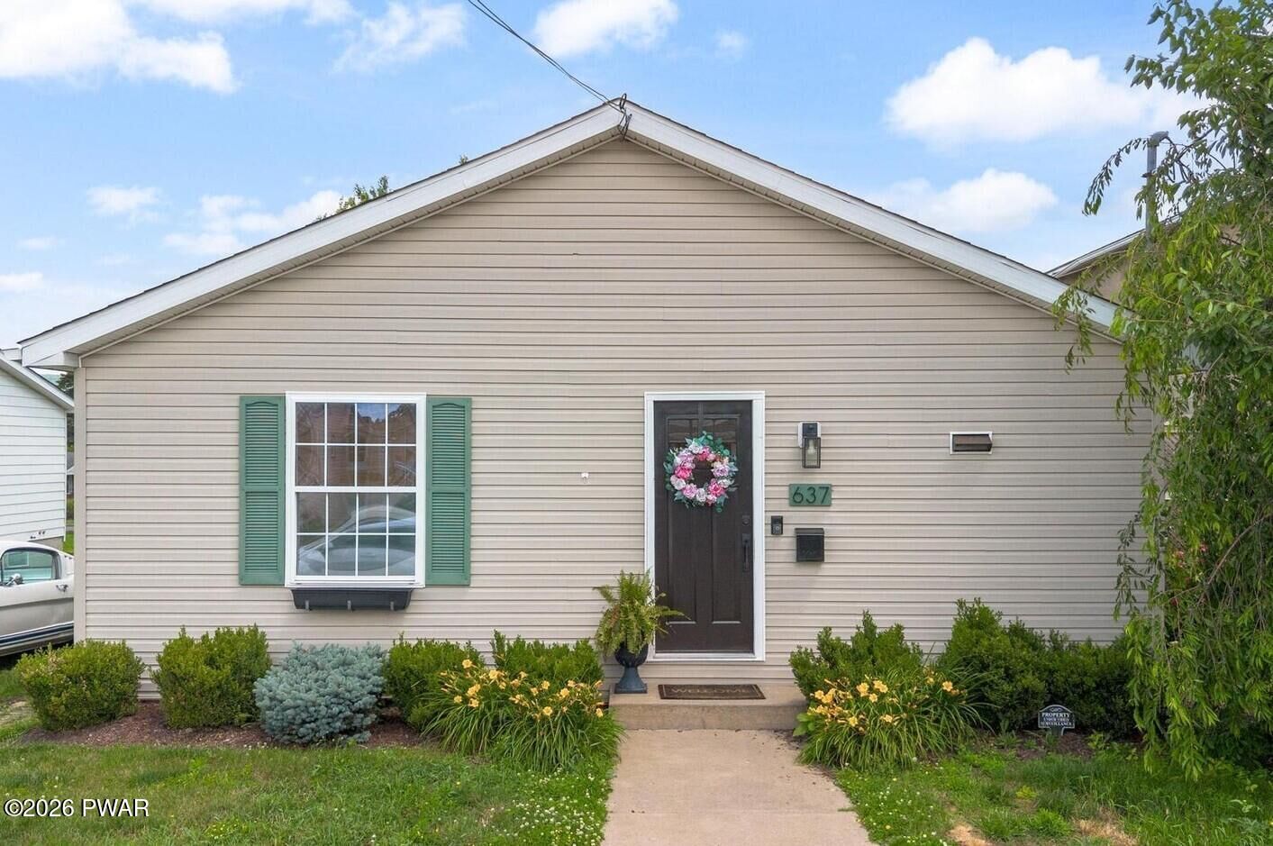 Property Photo: 635 637 Sanderson Avenue PA 18512