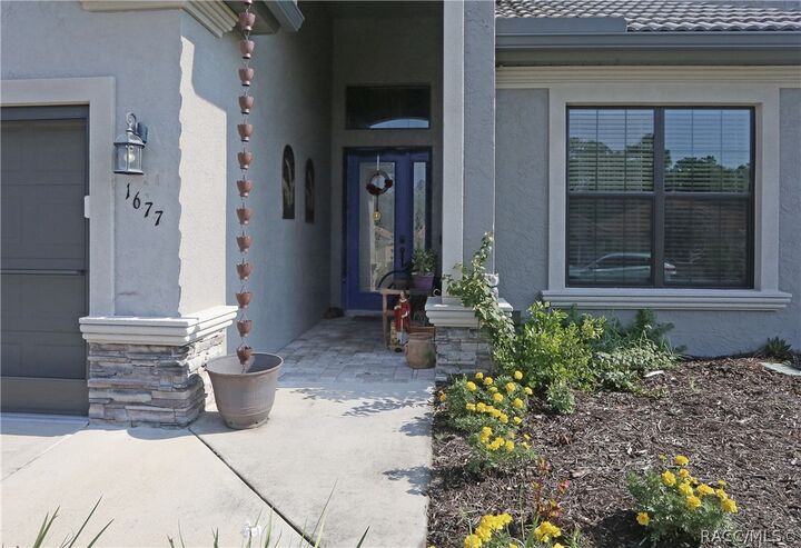 Property Photo: 1677 W Laurel Glen Path FL 34442