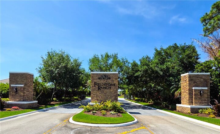 Property Photo: 7677 Fieldstone Ranch FL 32967