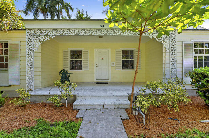 Property Photo:  53 Palm Square  FL 33483 