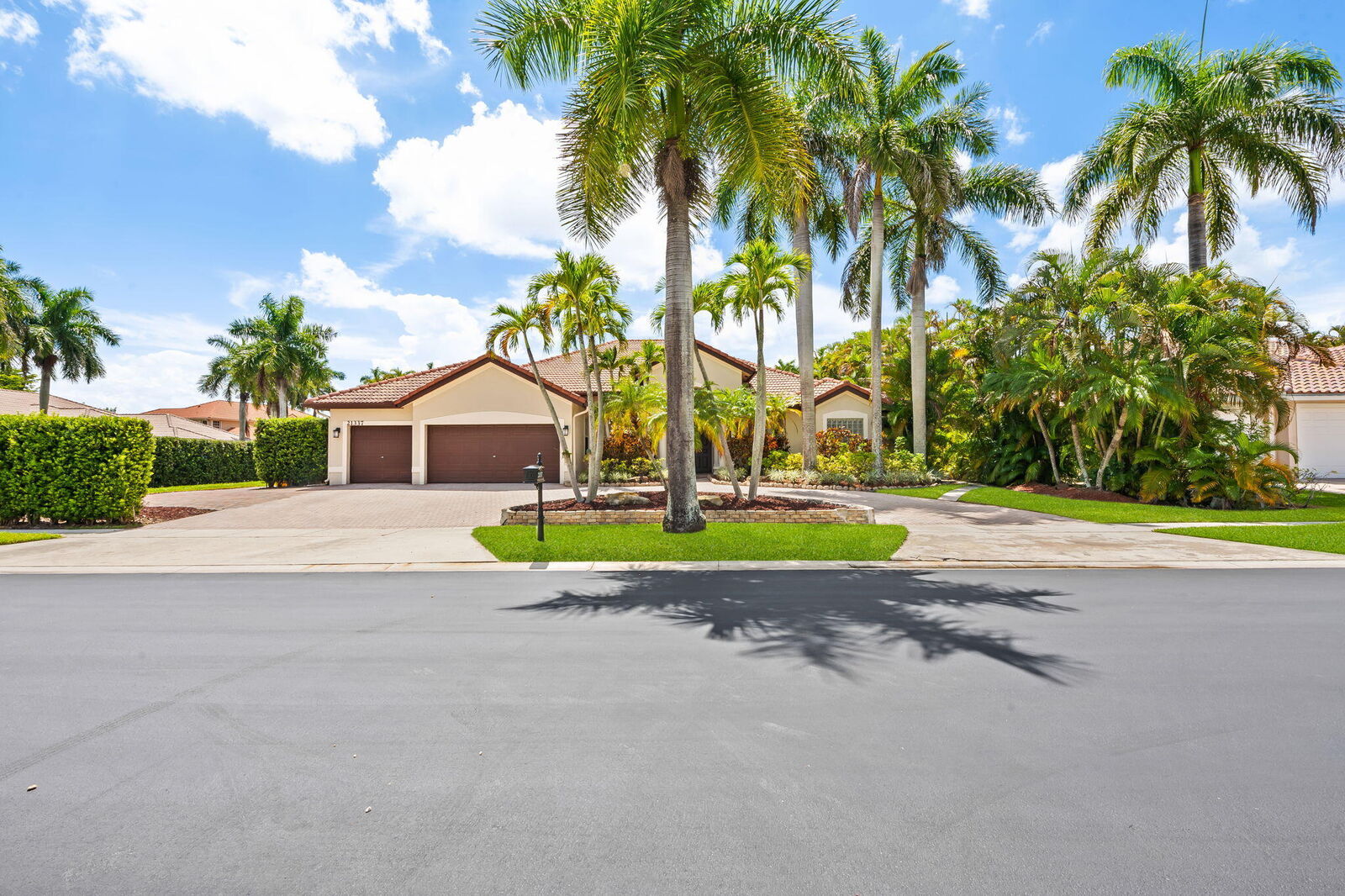 Property Photo: 21337 Rock Ridge Drive FL 33428