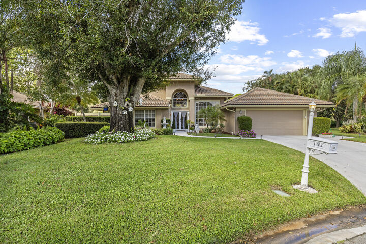 Property Photo:  1402 SW Bent Pine Cove  FL 34986 
