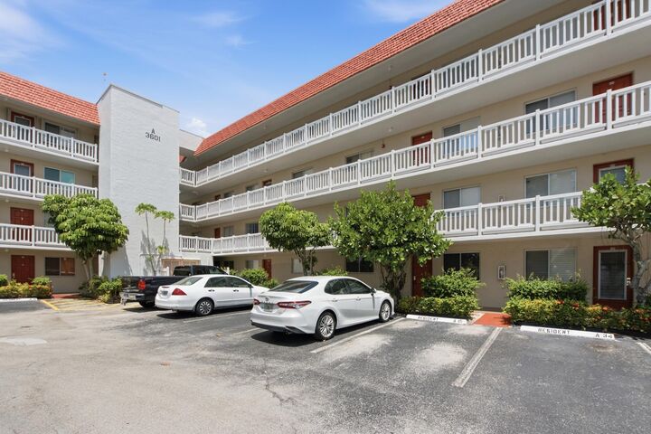 Property Photo:  3601 Inverrary Drive 107  FL 33319 