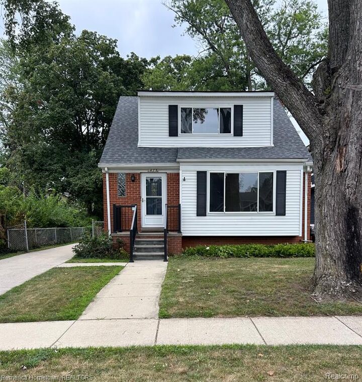 Property Photo:  475 N Harvey Street N  MI 48170 