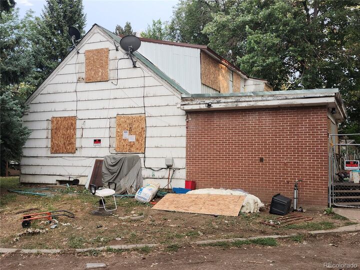 Property Photo:  1051 Hover Street  CO 80501 