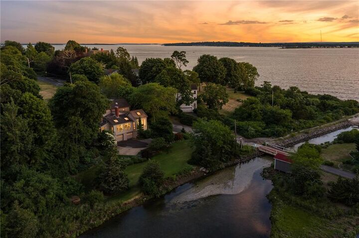 Property Photo:  10 Nayatt Road  RI 02806 