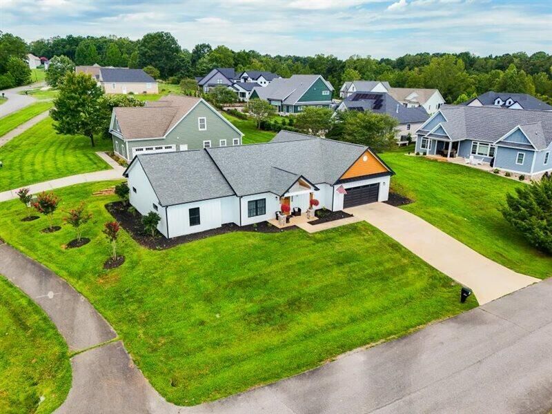 Property Photo: 1022 Westcove Rd VA 24104