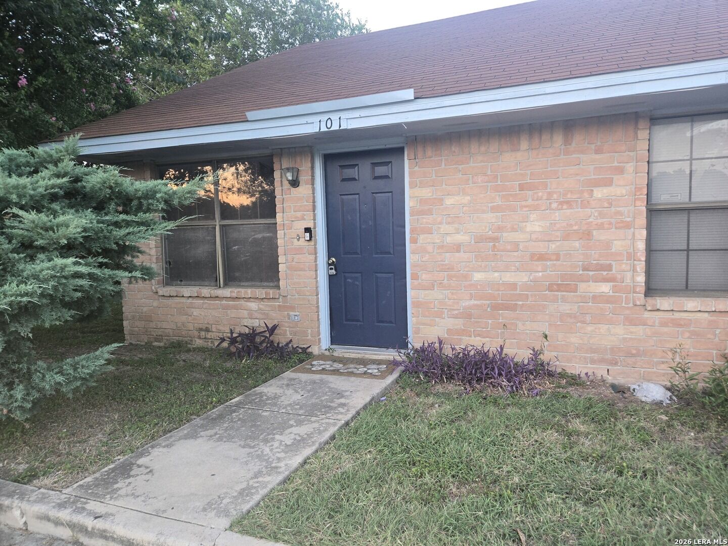 Property Photo: 320 Station St 101 TX 78109