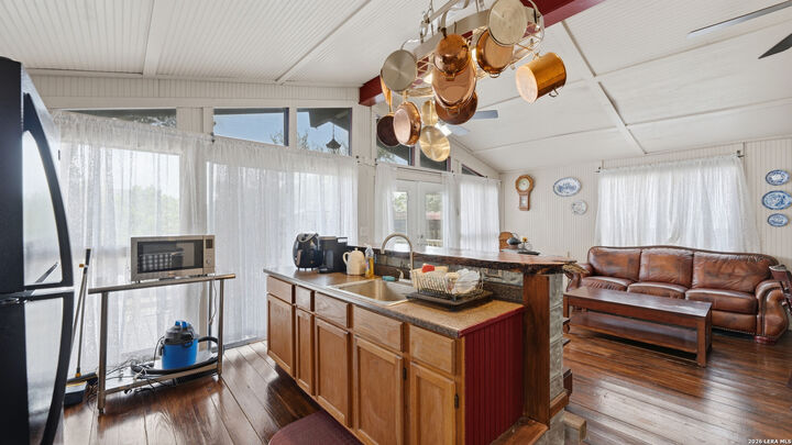 Property Photo:  326 Cedar Dr  TX 78133 