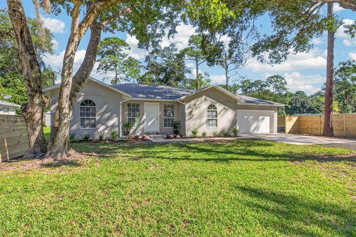 Property Photo: 6320 Pine Circle S. FL 32095
