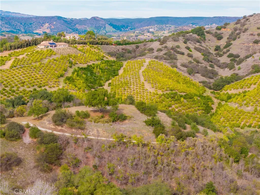 Property Photo: 46121 Avenida Tierra CA 92590