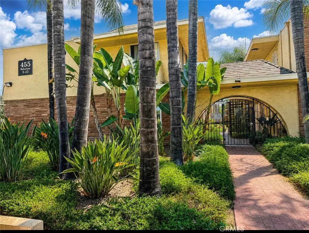 Property Photo: 455 Ballantyne 13 CA 92020