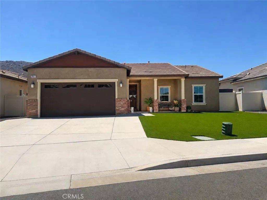 Property Photo: 28611 Yarow CA 92555