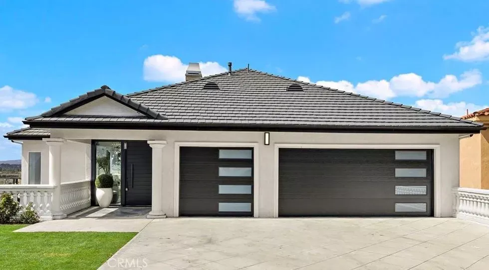 Property Photo:  12336 Circula Panorama  CA 92705 
