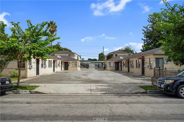 Property Photo:  3823 Walnut  CA 90201 
