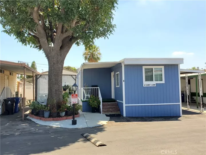 Property Photo: 8 Candy Lane CA 91345