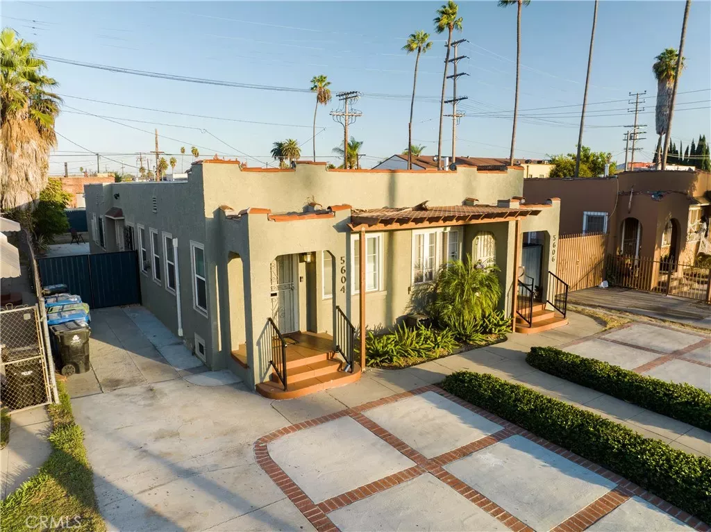 Property Photo: 5604 S Manhattan Place CA 90062