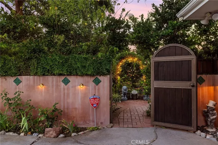 Property Photo:  21321 Providencia  CA 91364 