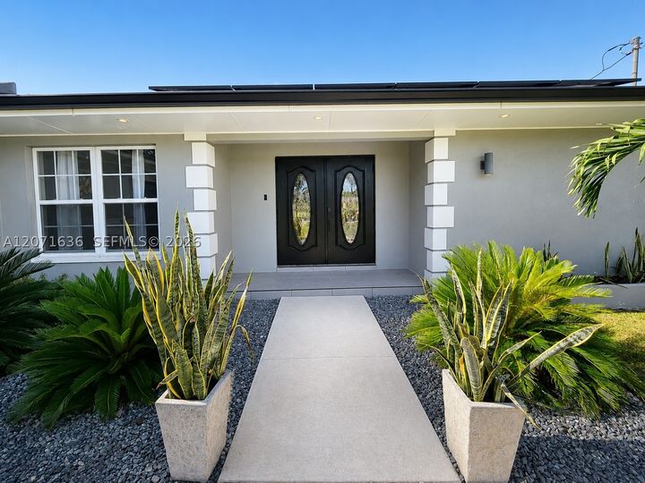 Property Photo:  1419 Shelby Pwky  FL 33904 
