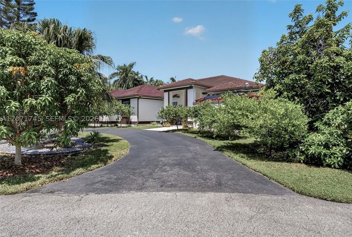 Property Photo: 17711 SW 81st Ct FL 33157