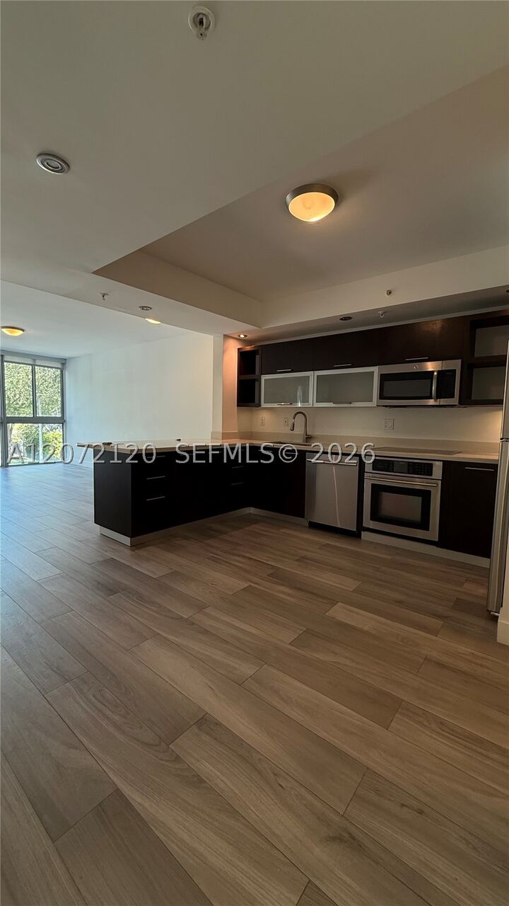 Property Photo: 2025 Meridian Ave 2 FL 33139