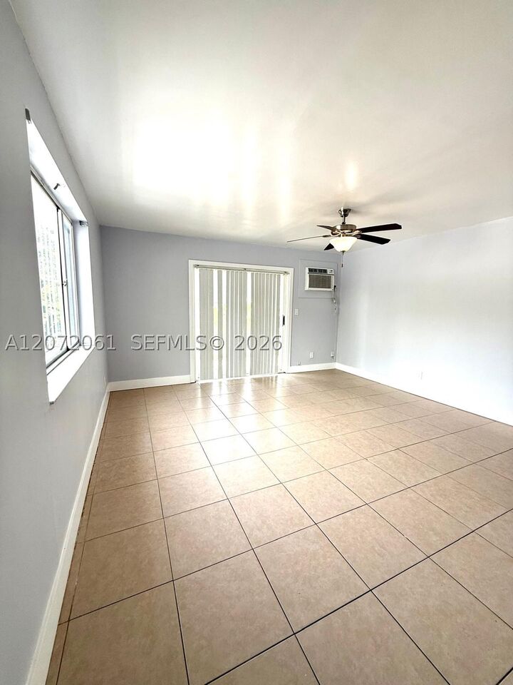 Property Photo:  1134 NW 1st Ave 1134  FL 33311 