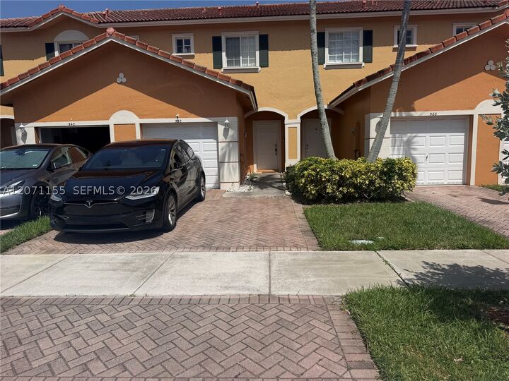Property Photo:  550 Saint Tropez Ln  FL 33068 