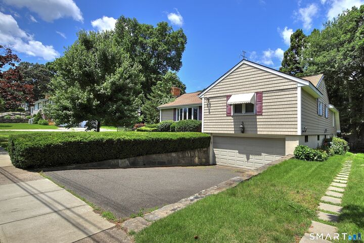 Property Photo:  240 Quenby Place  CT 06614 