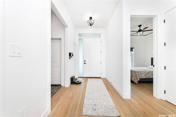 Property Photo: 618 Nightingale Cove SK S7L 6X7
