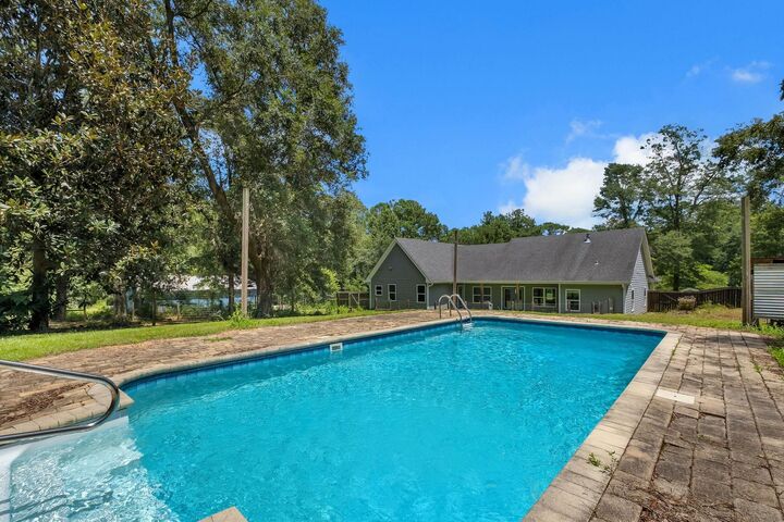 Property Photo: 2014 Longspur Lane FL 32309