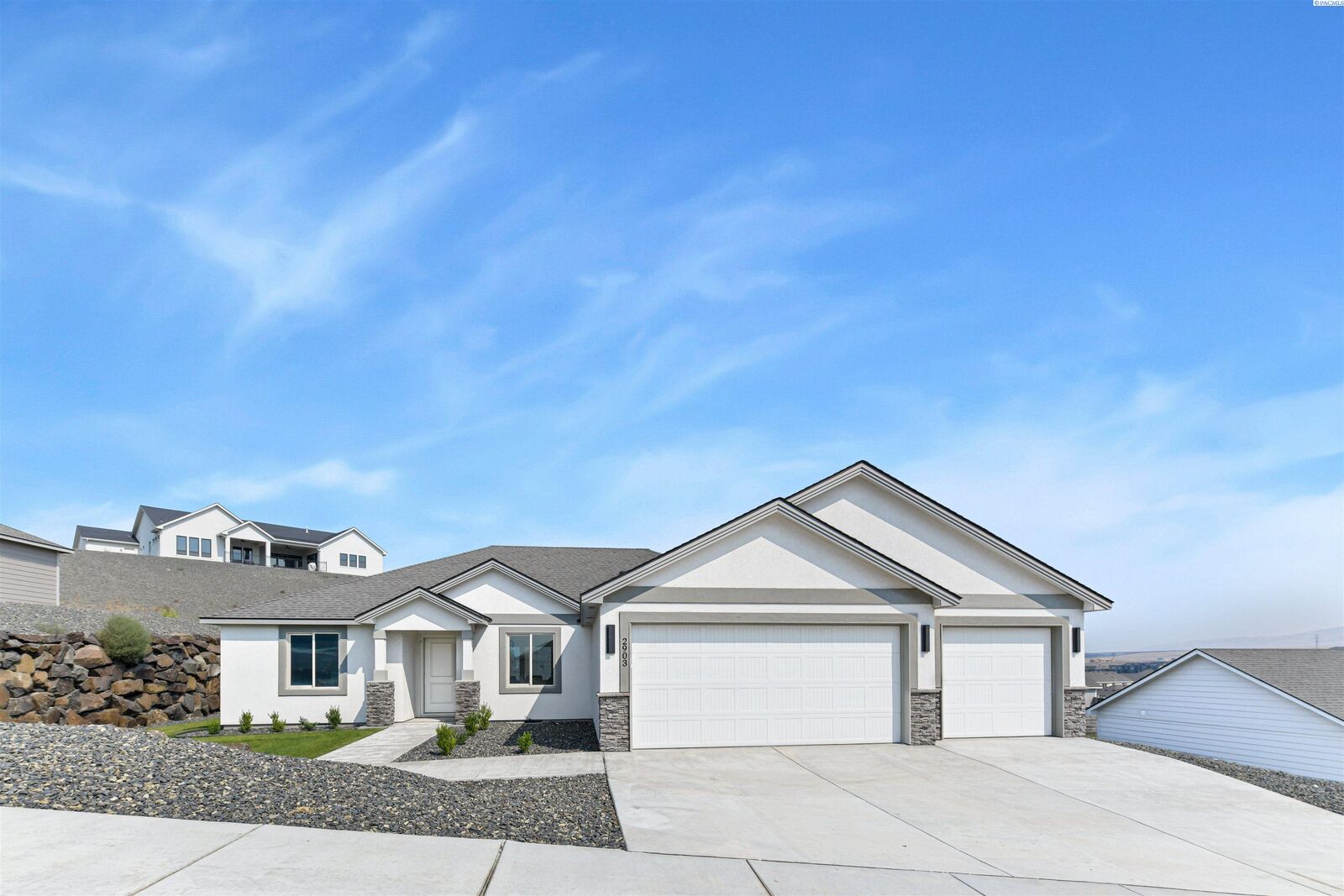 Property Photo: 2903 S Osborne St WA 99338