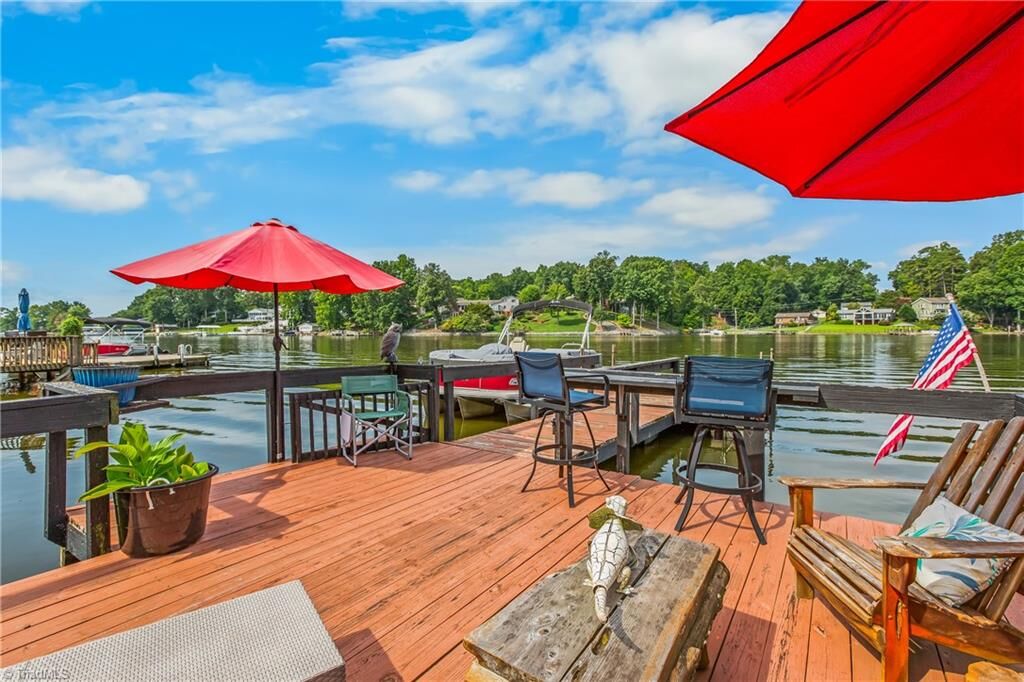 Property Photo:  4282 Old Mountain Road  NC 27292 
