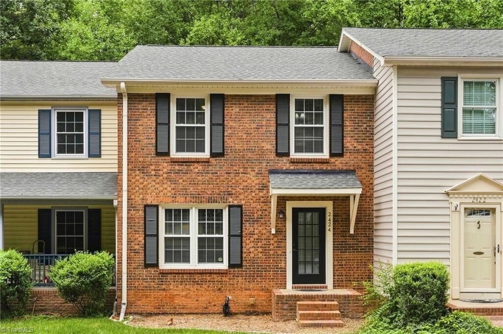 Property Photo:  2424 Cottage Place  NC 27455 