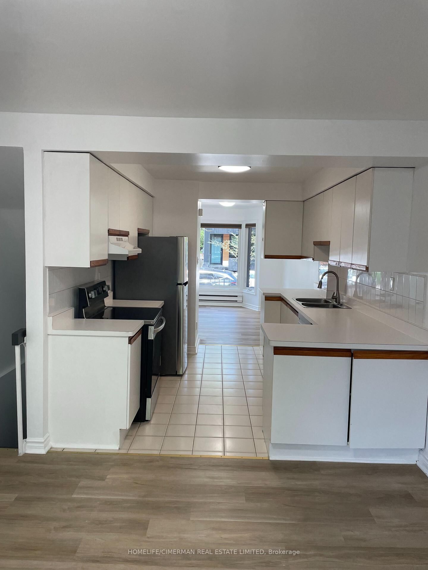 Property Photo: 127 Harrison Street 2A ON M6J 2A2