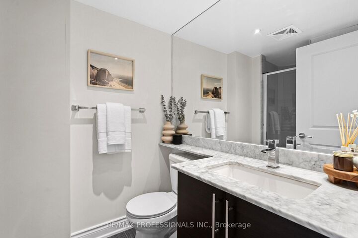 Property Photo: 125 Western Battery Road 909 ON M6K 3R8