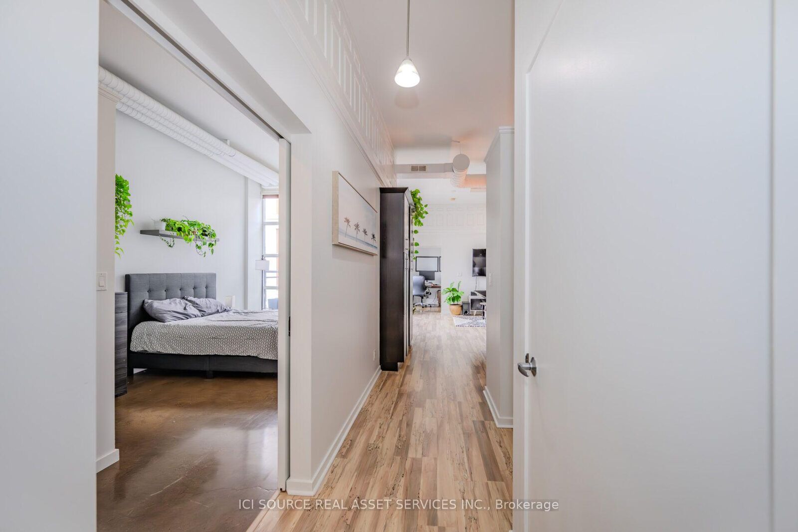 Property Photo: 410 King Street W 609 ON N2G 1C3