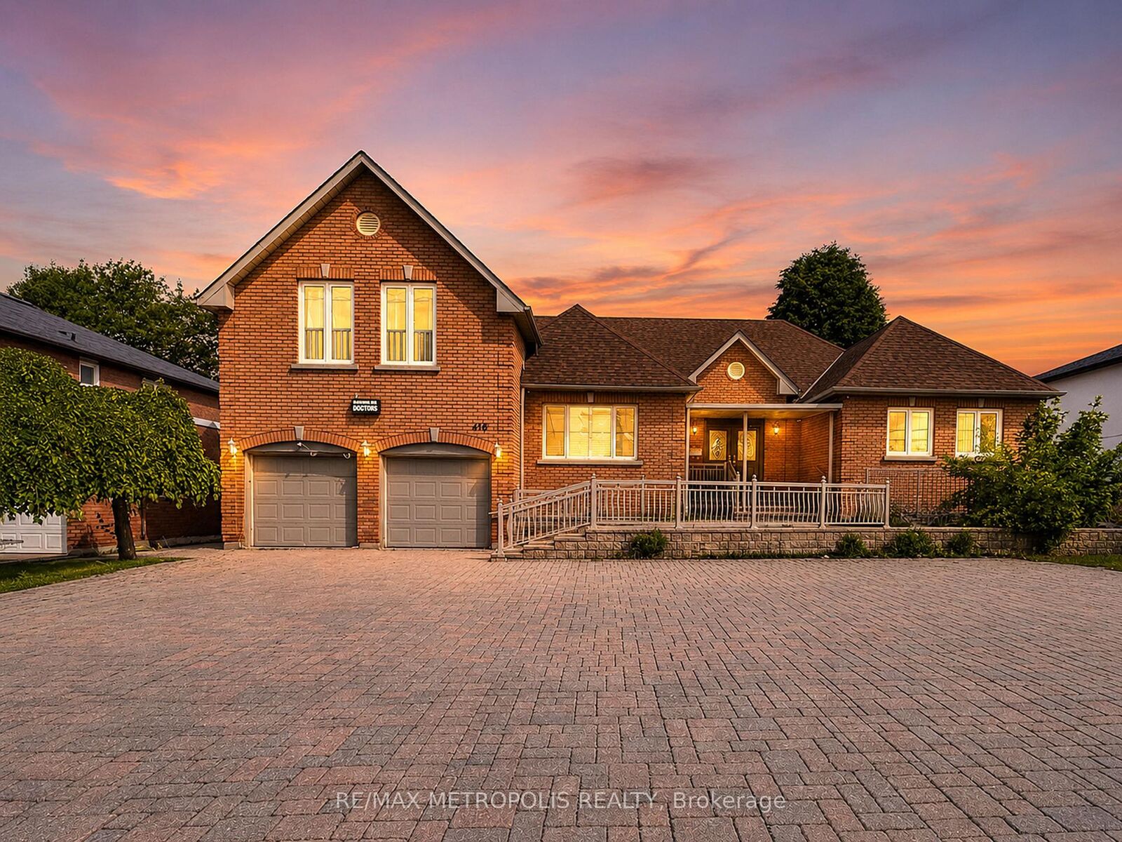 Property Photo: 416 Elgin Mills Road W ON L4C 4M2