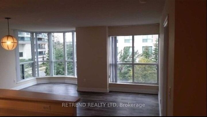 Property Photo:  23 Lorraine Dr Drive 312  ON M2N 6Z6 